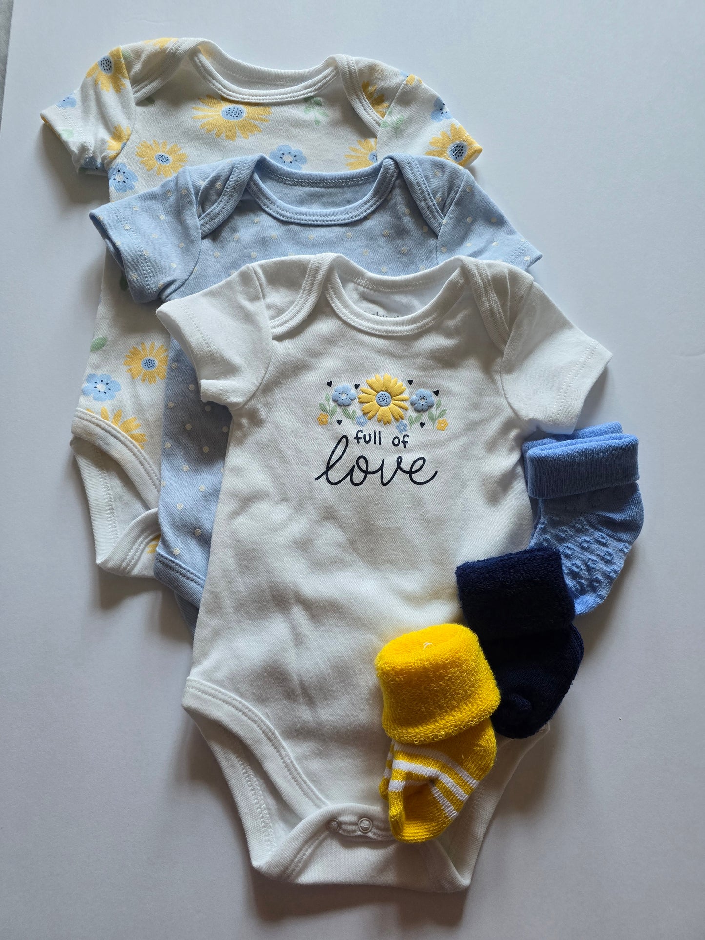 Daisies-Full of Love Onesie Set